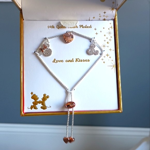 [Disney] Love & Kisses Mickey Crystal Charm Bracelet 14k Gold Flash Plated NEW - Picture 2 of 4